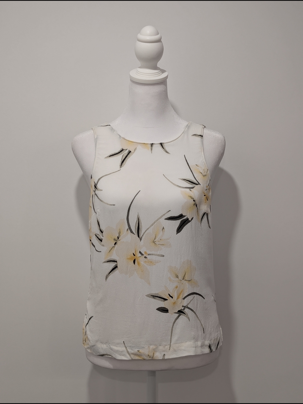 Dynamite Floral Open-Back Wide Strap Camisole - White & Cream